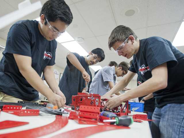 SCV students build robots to gain skills